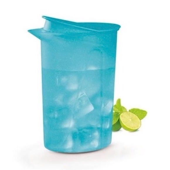 Tupperware Impressions 1Quart/ 1 Liter Pitcher Turquoise - Picture 1 of 5